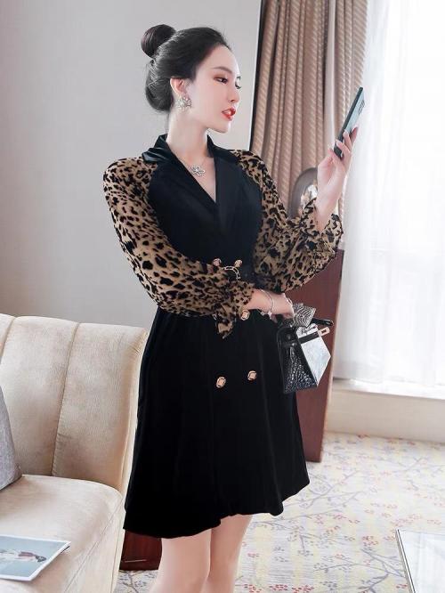 ĐẦM NHUNG PHỐI HỌA TIẾT BEO KÈM NỊT CAO CẤP - D1165